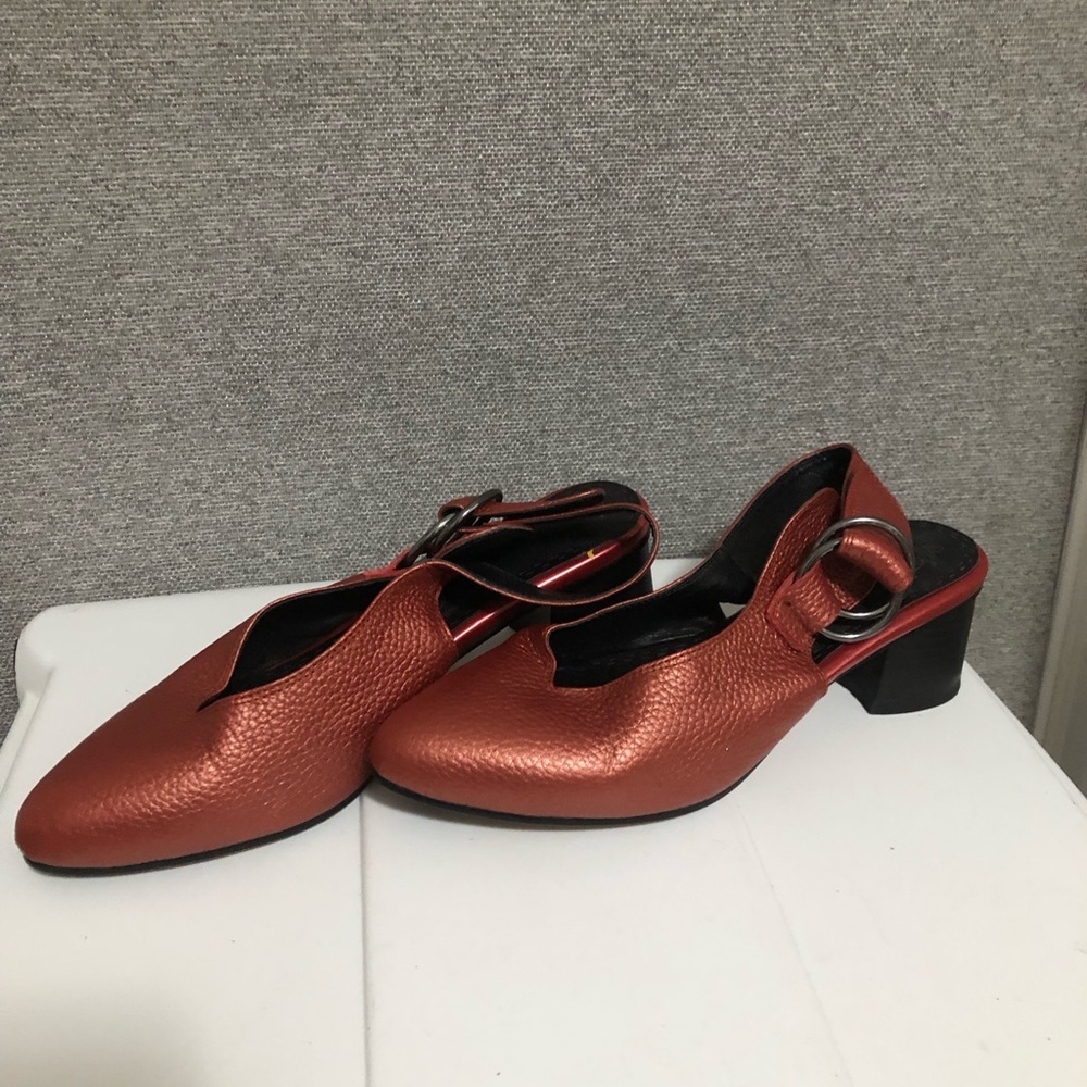 Rust leather - Picture 4 of 5